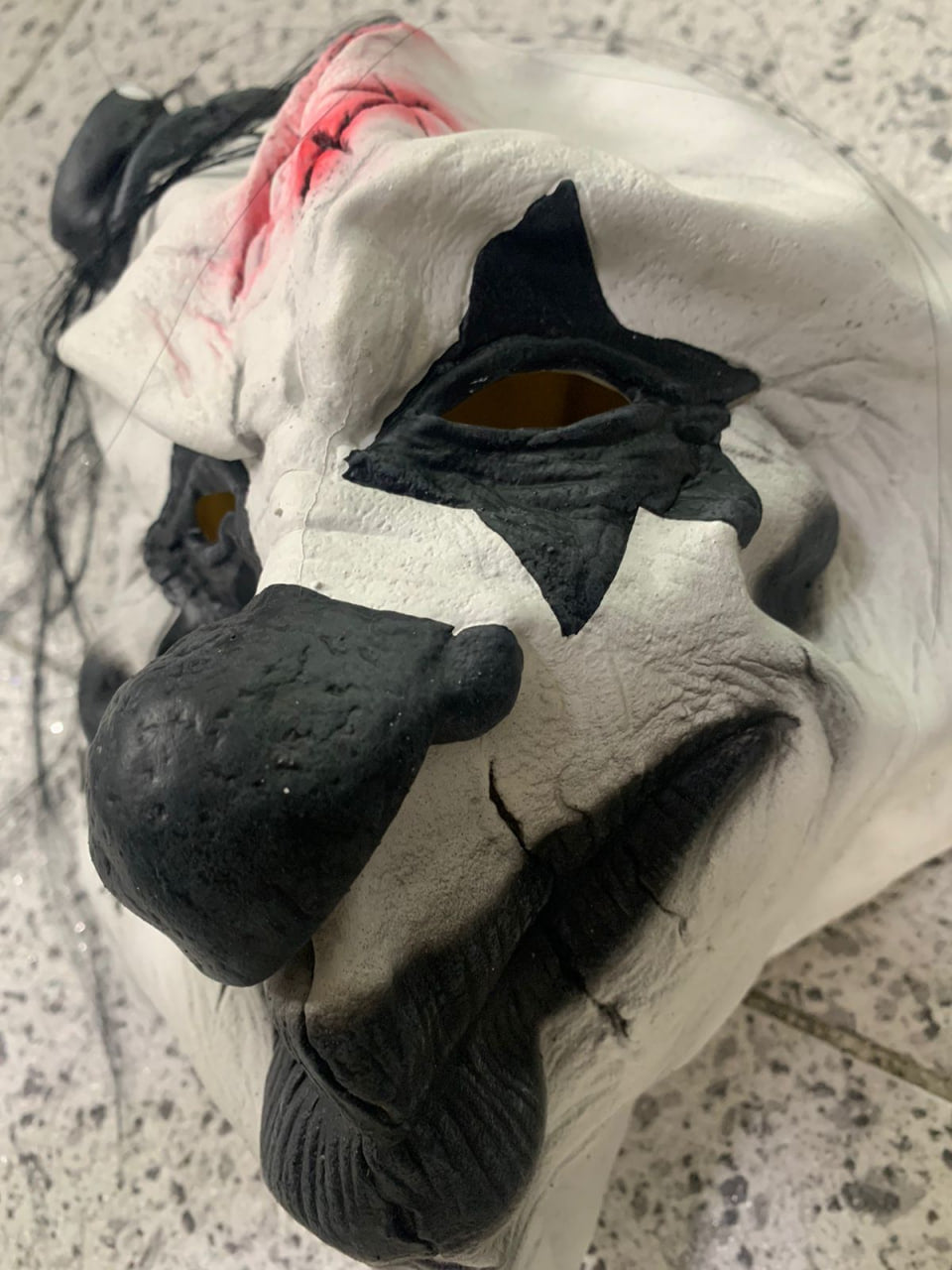 Mascara en latex payaso sombrero