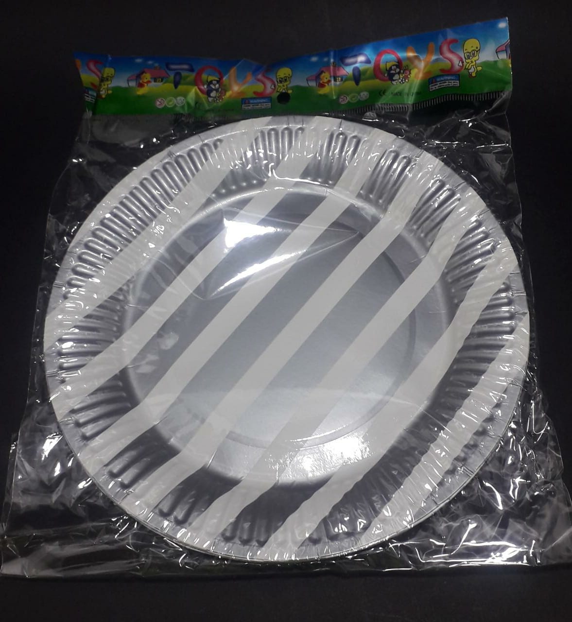 Plato carton rayas plateado 18cm x 10