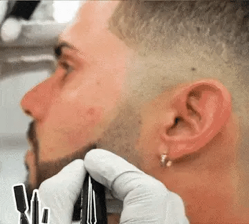 Lápiz perfilador de barba