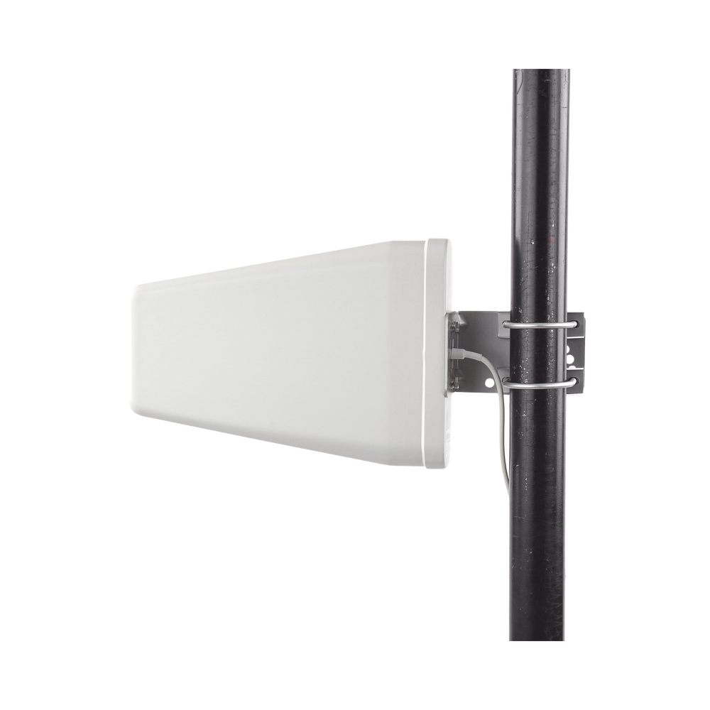 High-performance broadband directional antenna, 698-960 MHz / 1695-2700 MHz, N-female connector. 50 Ohm impedance.