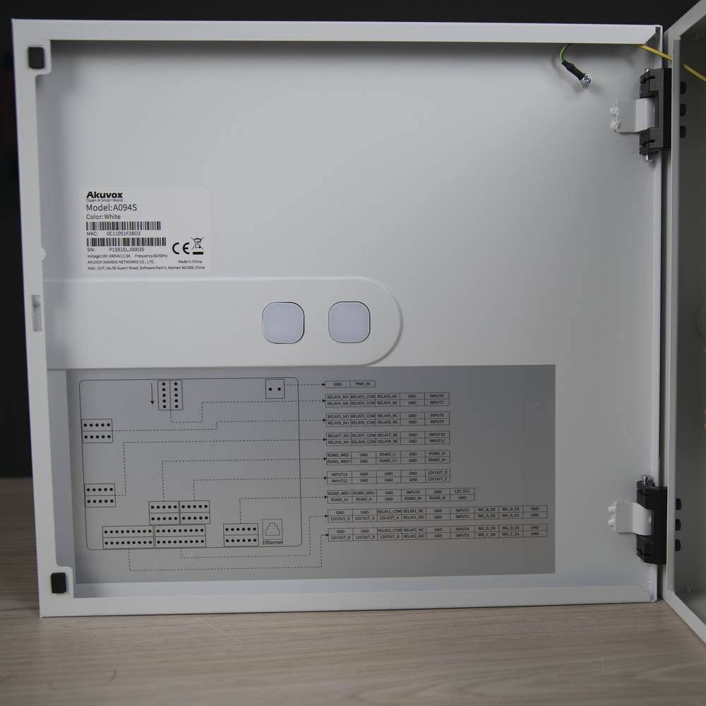 Controlador de Acceso para 4 puertas / 50,000 tarjetas / Servidor Web