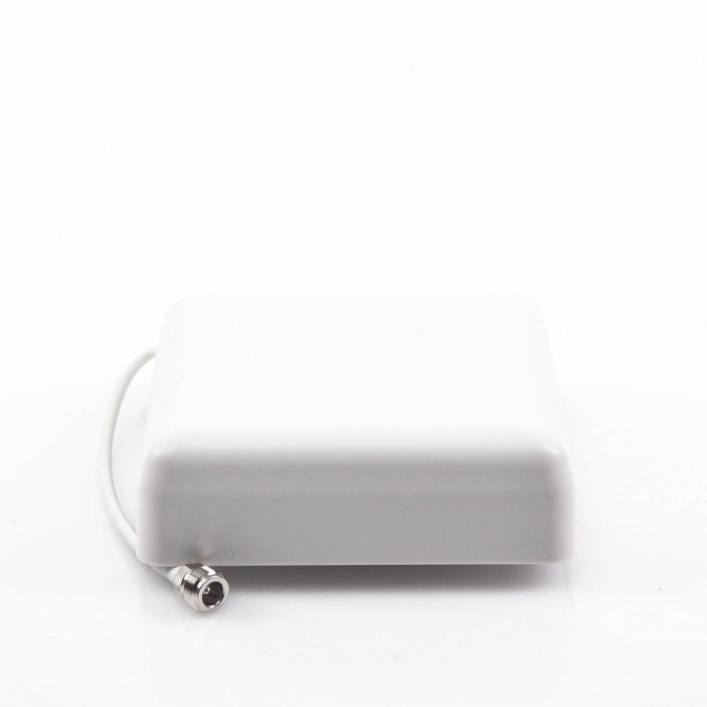 Panel-type directional antenna. 806-960 MHz/ 1700-2100 MHz