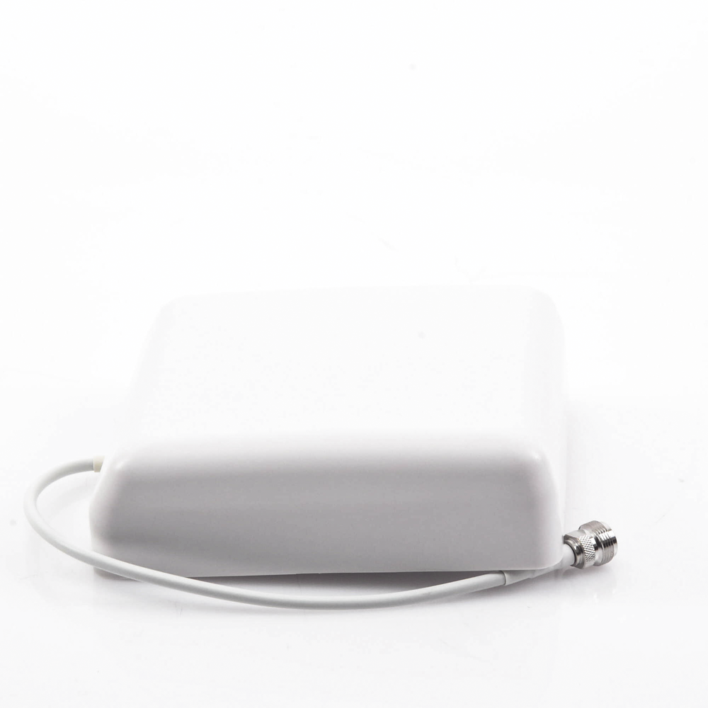 Panel-type directional antenna. 806-960 MHz/ 1700-2100 MHz