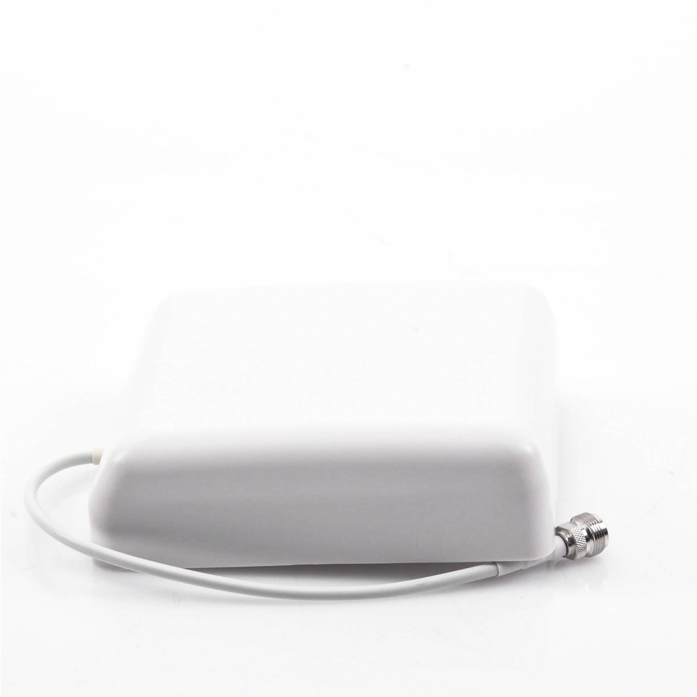 Panel-type directional antenna. 806-960 MHz/ 1700-2100 MHz