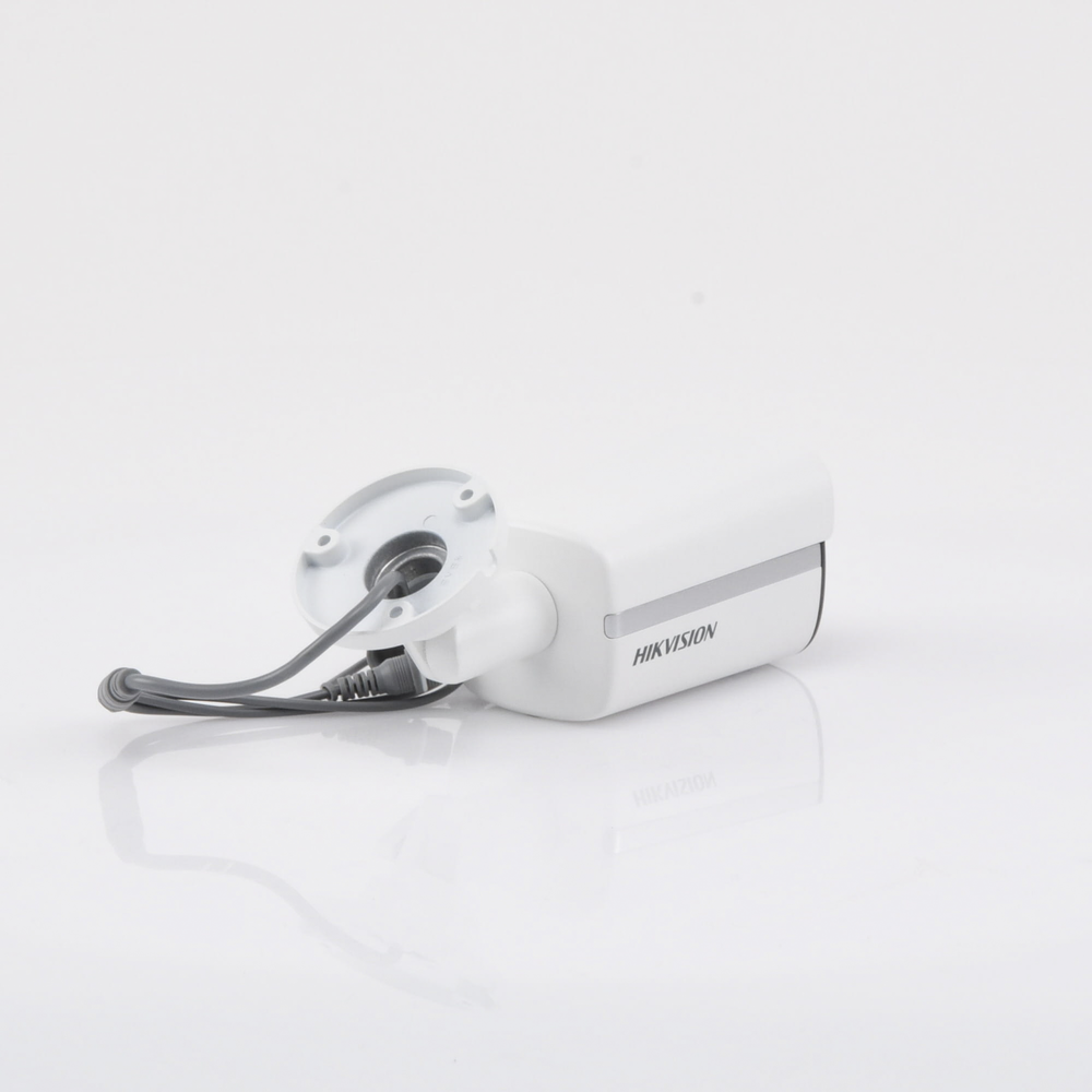 Bala TURBOHD 3K (5MP) / Lente 2.8mm / Micrófono Integrado / Imagen a color 24/7 / Luz Blanca 40 mts / Exterior IP67 / dWDR / 4 Tecnologías