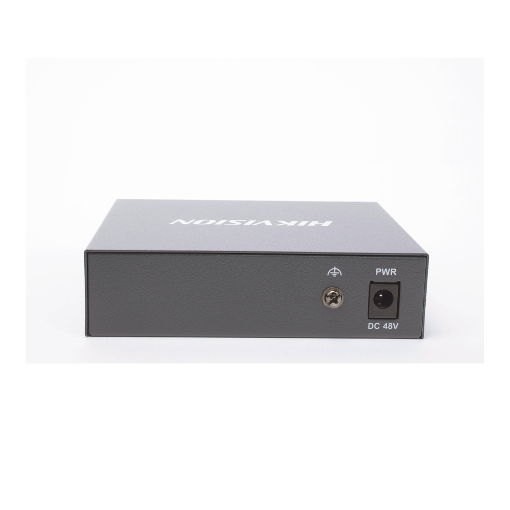 Gigabit PoE+ Switch / Non-Manageable / 4 Ports 10/100/1000 Mbps PoE+ / 1 Port 10/100/1000 Mbps Uplink / 35 W