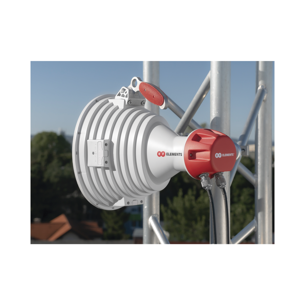 Asymmetrical Sector Antenna Carrier Class 30-degree opening horn type 20.5 dBi 5180-6000 MHz N-type female connectors
