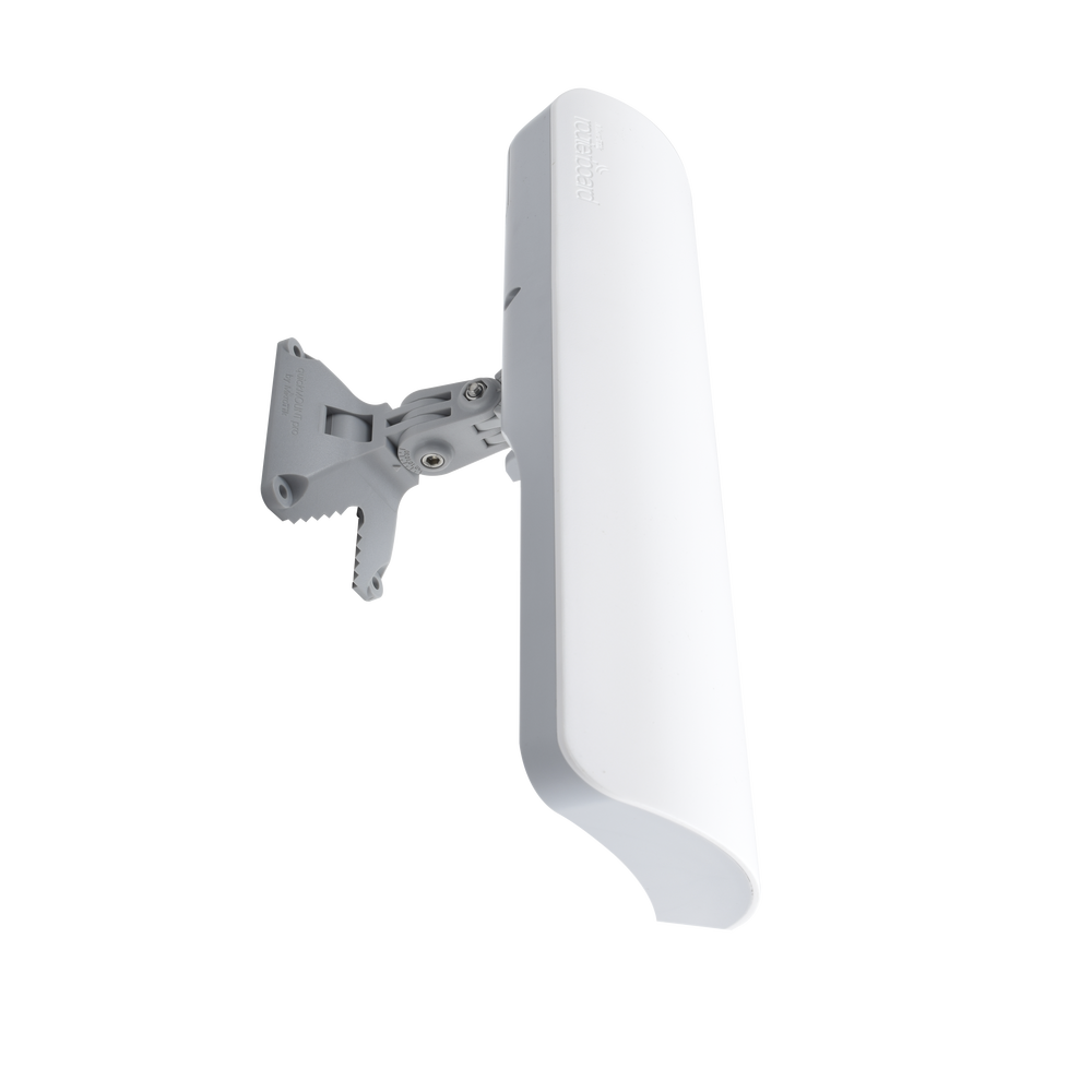 (mANT 15s) Antena Sectorial de 15dBi con Angulo de Apertura de 120° con un rango de 5.17 - 5.825GHz