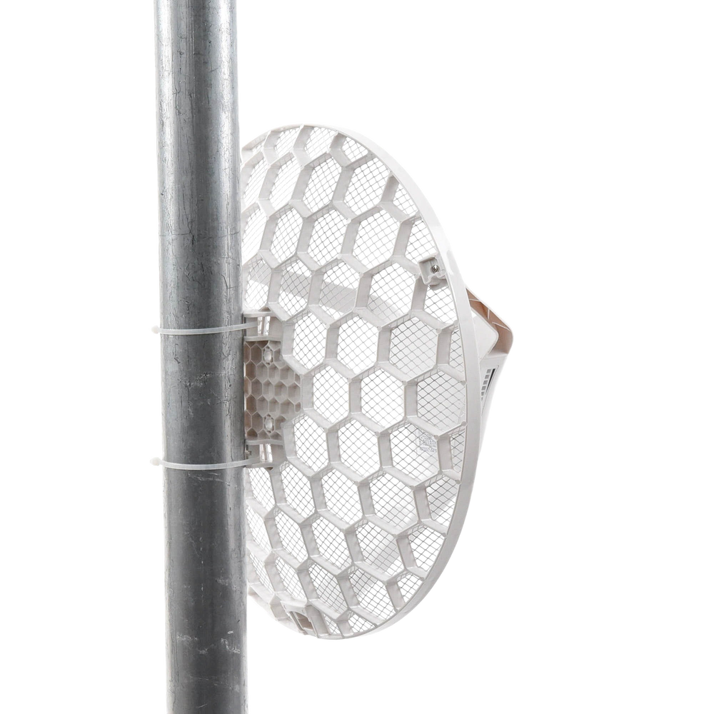 (LHG 5) Client and PtP at 5 GHz 802.11 a/n, Integrated 24.5dBi Antenna, Up to 316mW Power.