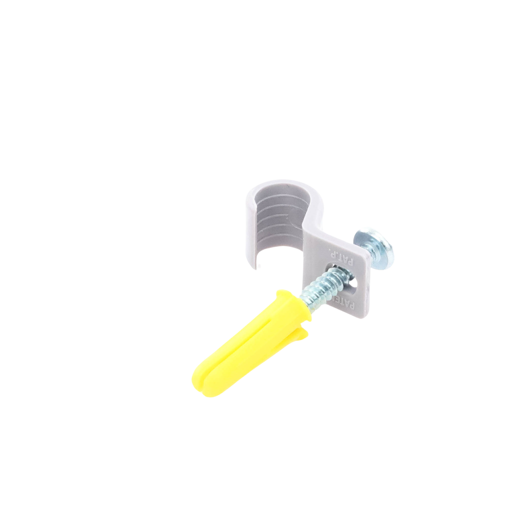 Kit de 12 grapas, 12 taquetes y 12 tornillos para sujetar conductores redondos o tubo en muro (2103-07240)