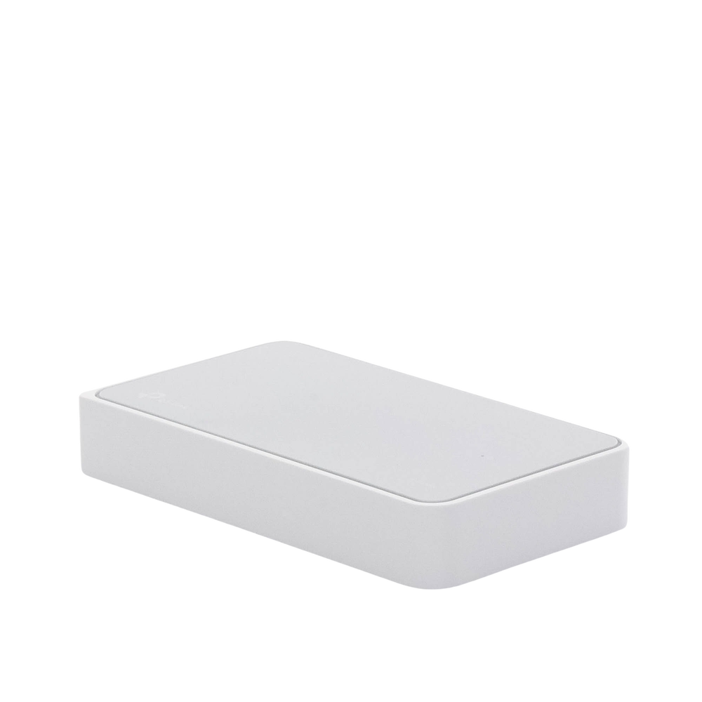 8-port 10/100 Mbps desktop switch