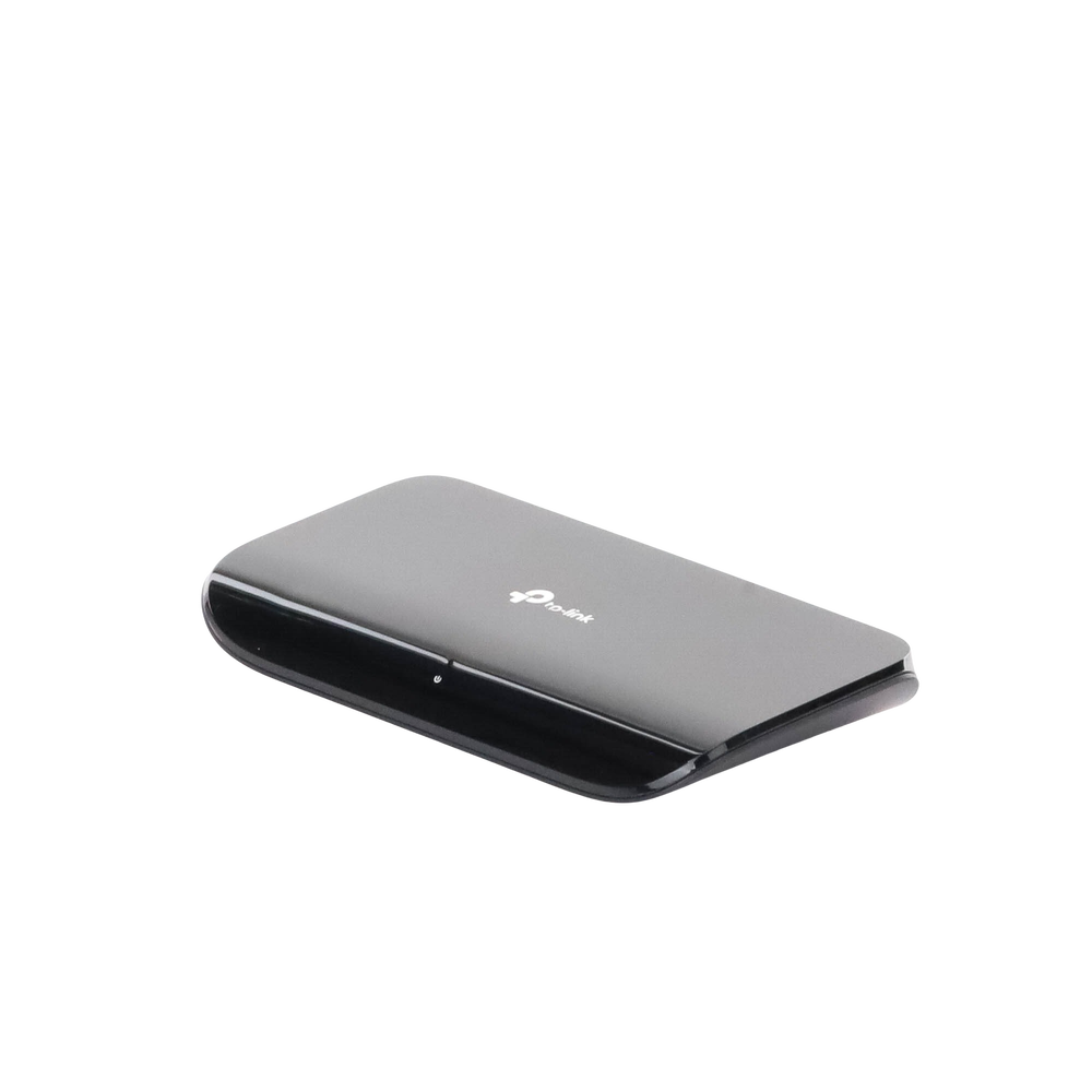 8-port 10/100/1000 Mbps desktop switch