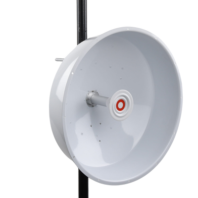 Antena direccional de alta resistencia, Ganancia 30 dBi, (4.9 -6.4 GHz), Plato hondo para mayor inmunidad al ruido, Cone