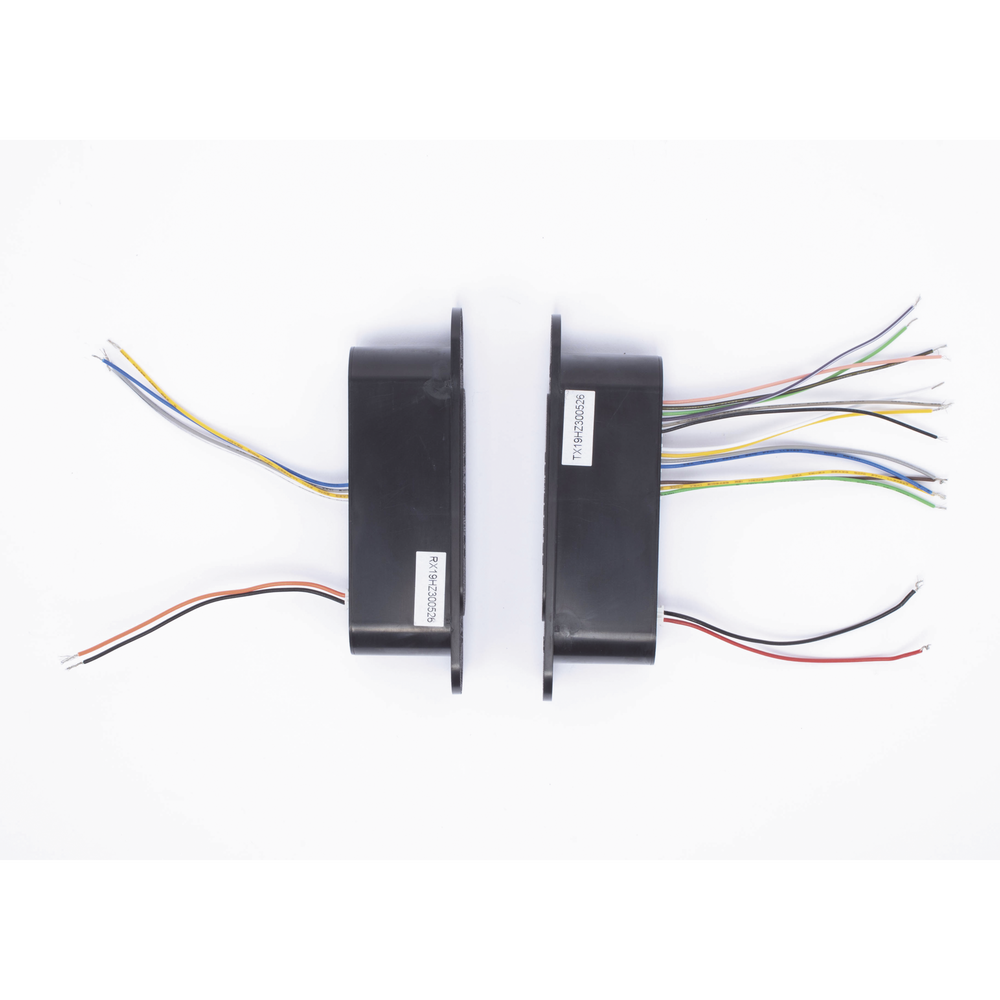 Pair of Contacts for Wireless Signal Transmission