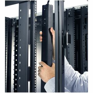 PDU para rack Apc AP7530 0U 24 tomas NEMA 5-20R 1.92 kW