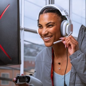 Diadema gamer Logitech Astro A10 Gen 2 cableada, estéreo, 3.5 mm