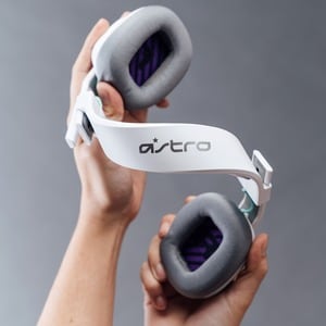Diadema gamer Logitech Astro A10 Gen 2 cableada, estéreo, 3.5 mm