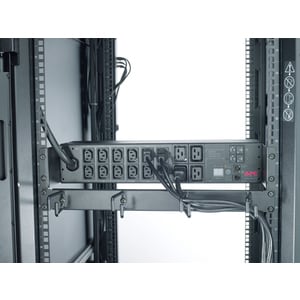 PDU Apc AP7822B medido, 2U, 32A, 12 C13 y 4 C19