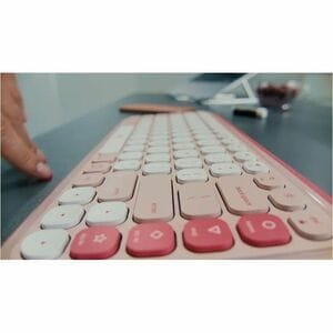 Combo teclado y mouse Logitech POP Icon 920-013053 Bluetooth, español y 4000 dpi