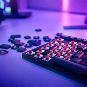 Teclado Logitech G515 Lightspeed TKL 920-012423 mecánico RGB Bluetooth
