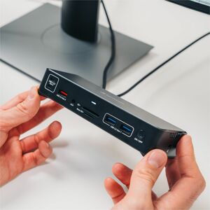 Estación docking USB-C Verbatim Pro 15 en 1 32171, garantía 2 años