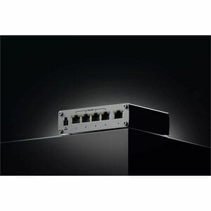 Switch Teltonika TSW100 5 puertos Gigabit PoE 120 W montaje en riel