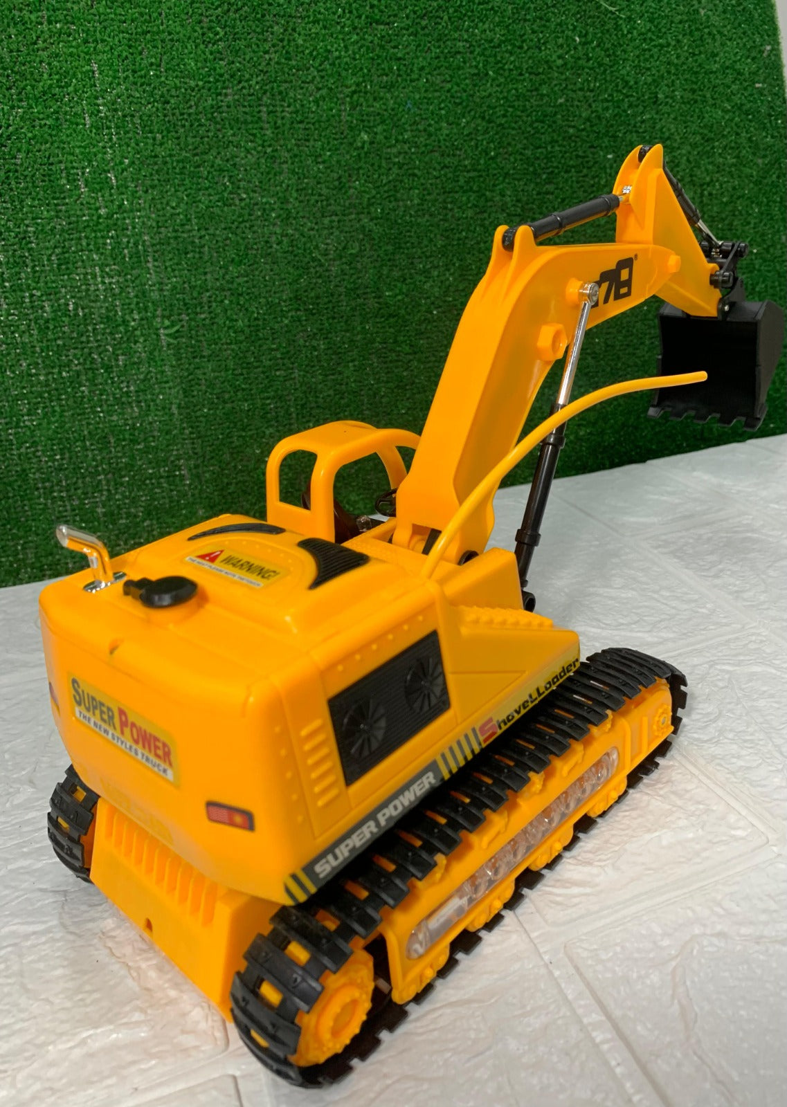 Excavadora a control remoto