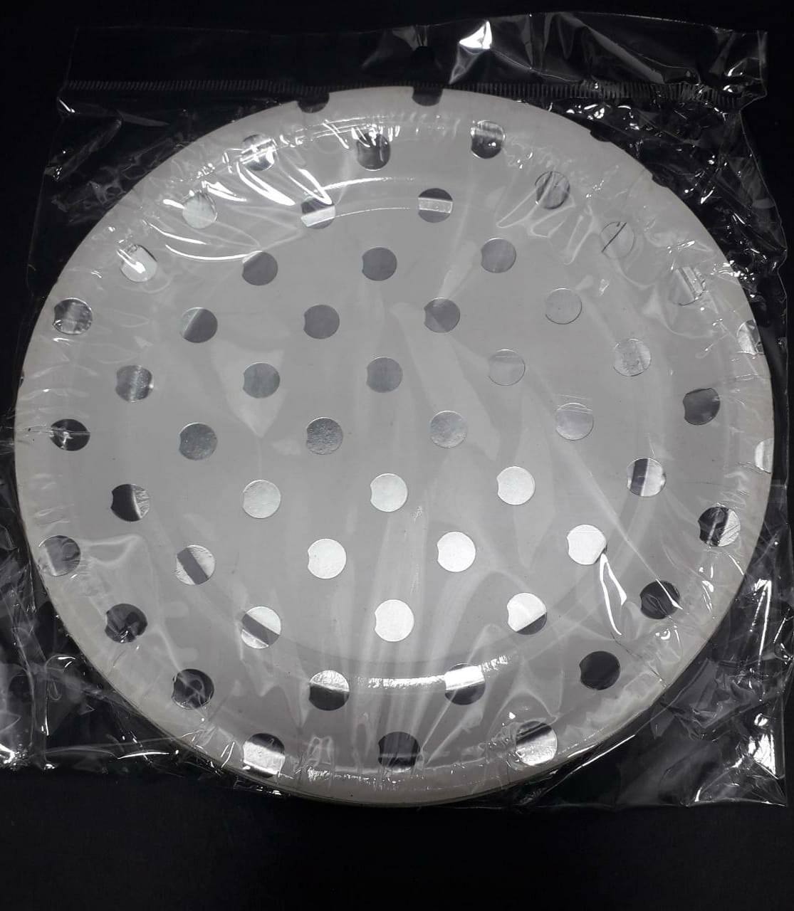 Plato puntos plateados 18cm