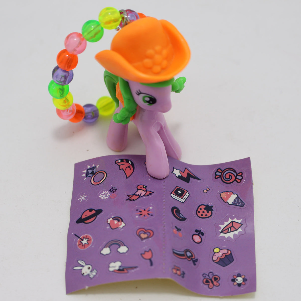 Huevo Pulsera de pony con stickers