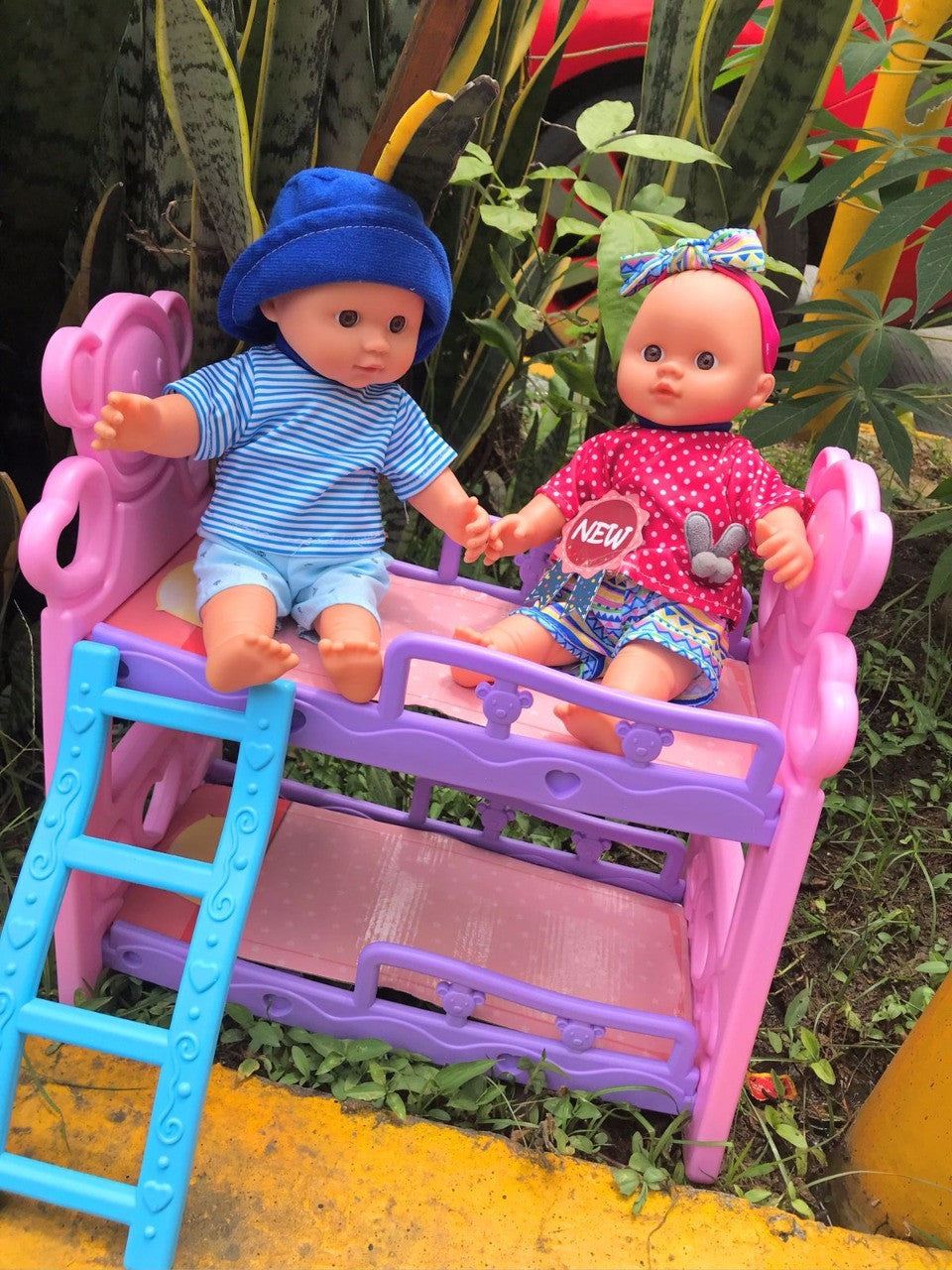 Bebes con cama-rotes de juguete