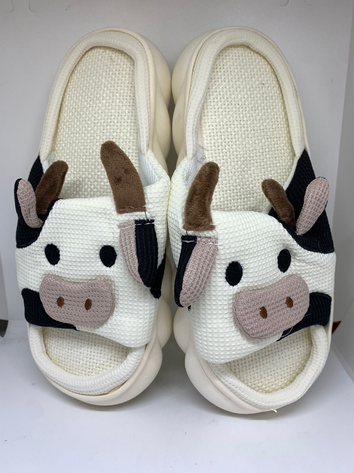 Pantufla impermeable- cinamoro II- VACA