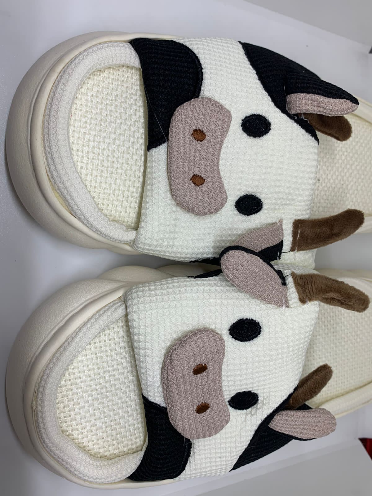 Pantufla impermeable- cinamoro II- VACA