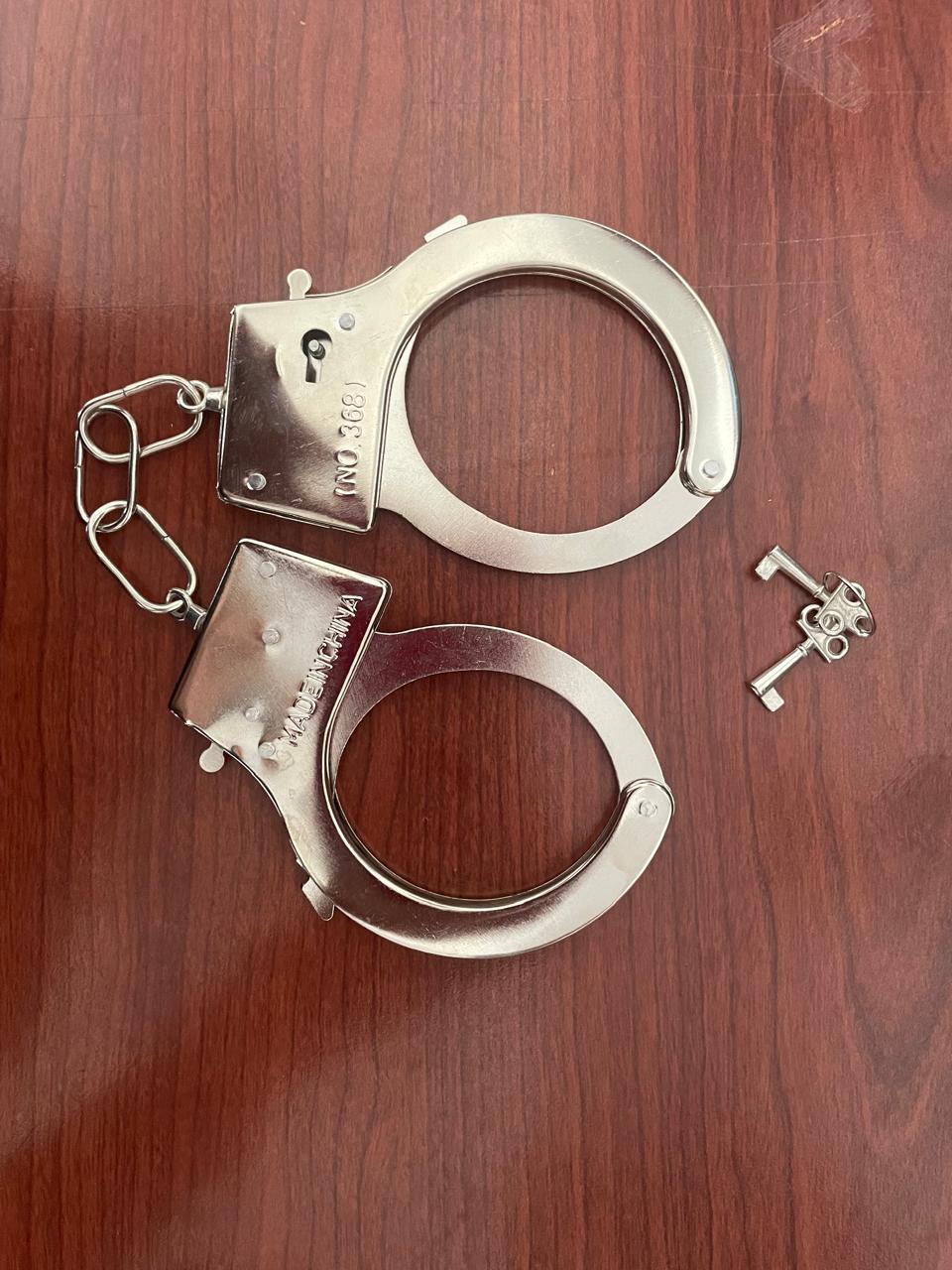ESPOSAS PARA DISFRAZ CON LLAVE