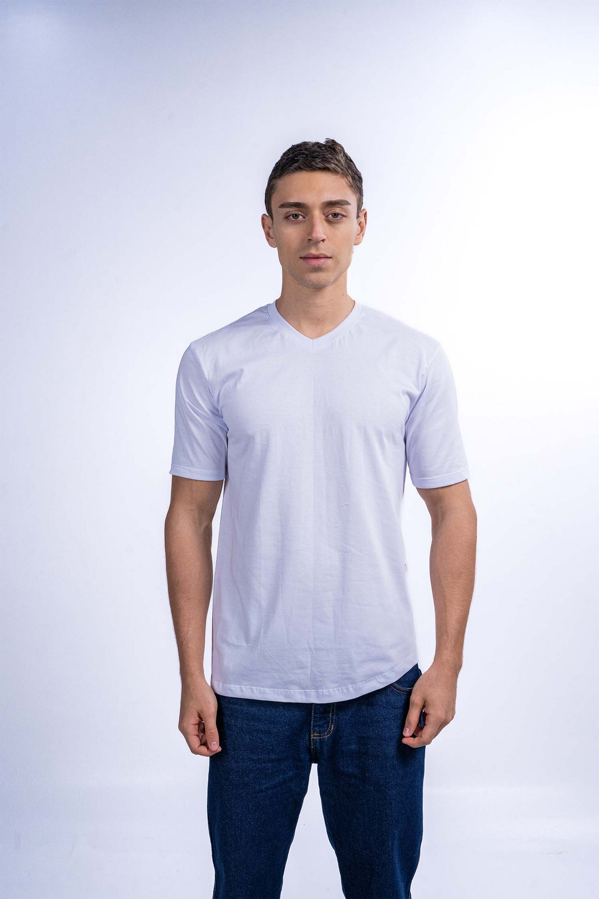 Camiseta cuello en v duo blanco peinado