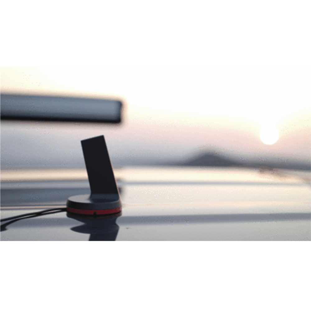 Kit Amplificador de señal celular 4G LTE, 3G y VOZ. Especial para vehículos donde el conductor o copiloto requiere la mayor concentración de señal. Soporta un usuario y múltiples operadores.
