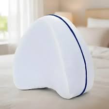 Almohada entre pierna corazon