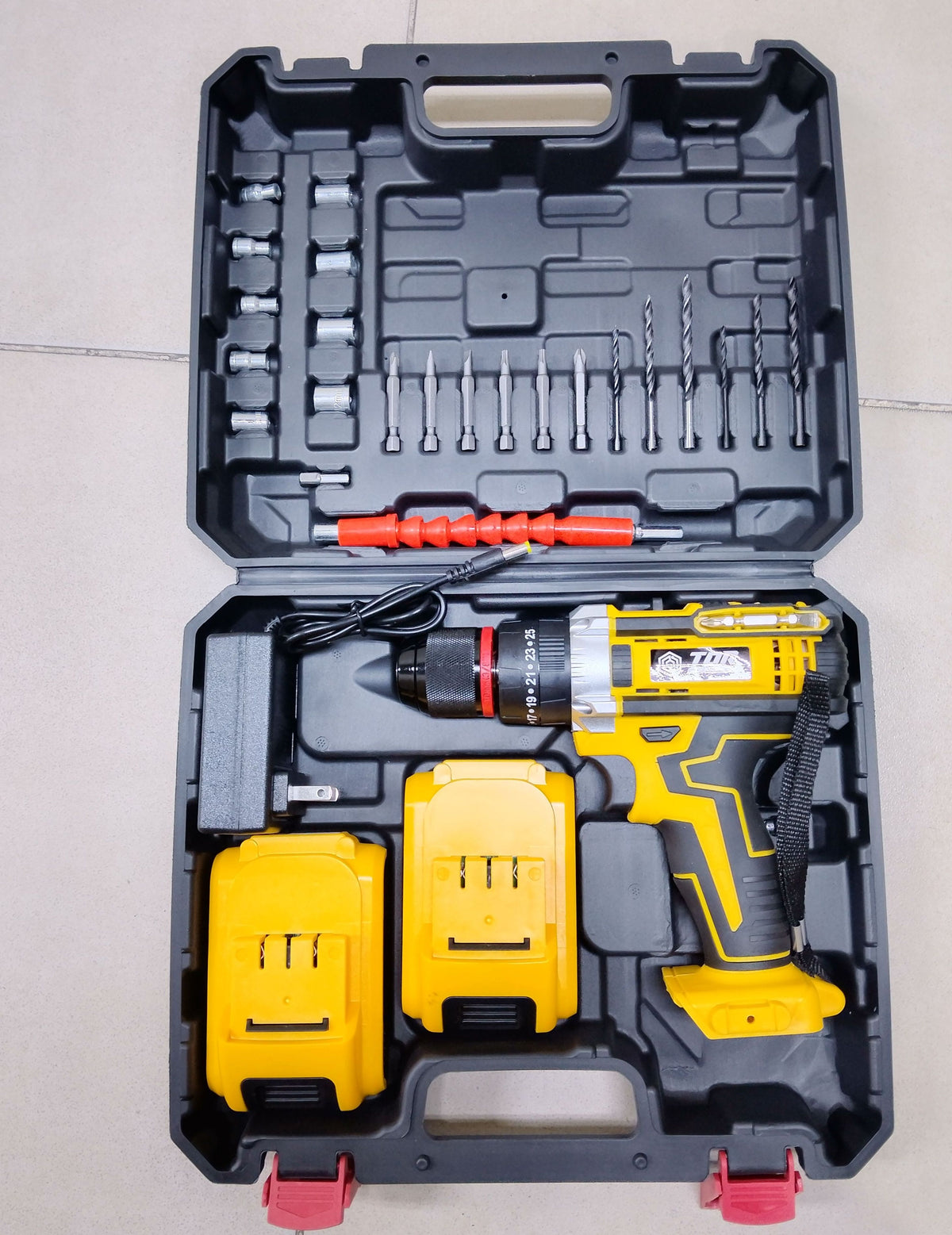 Taladro amarillo