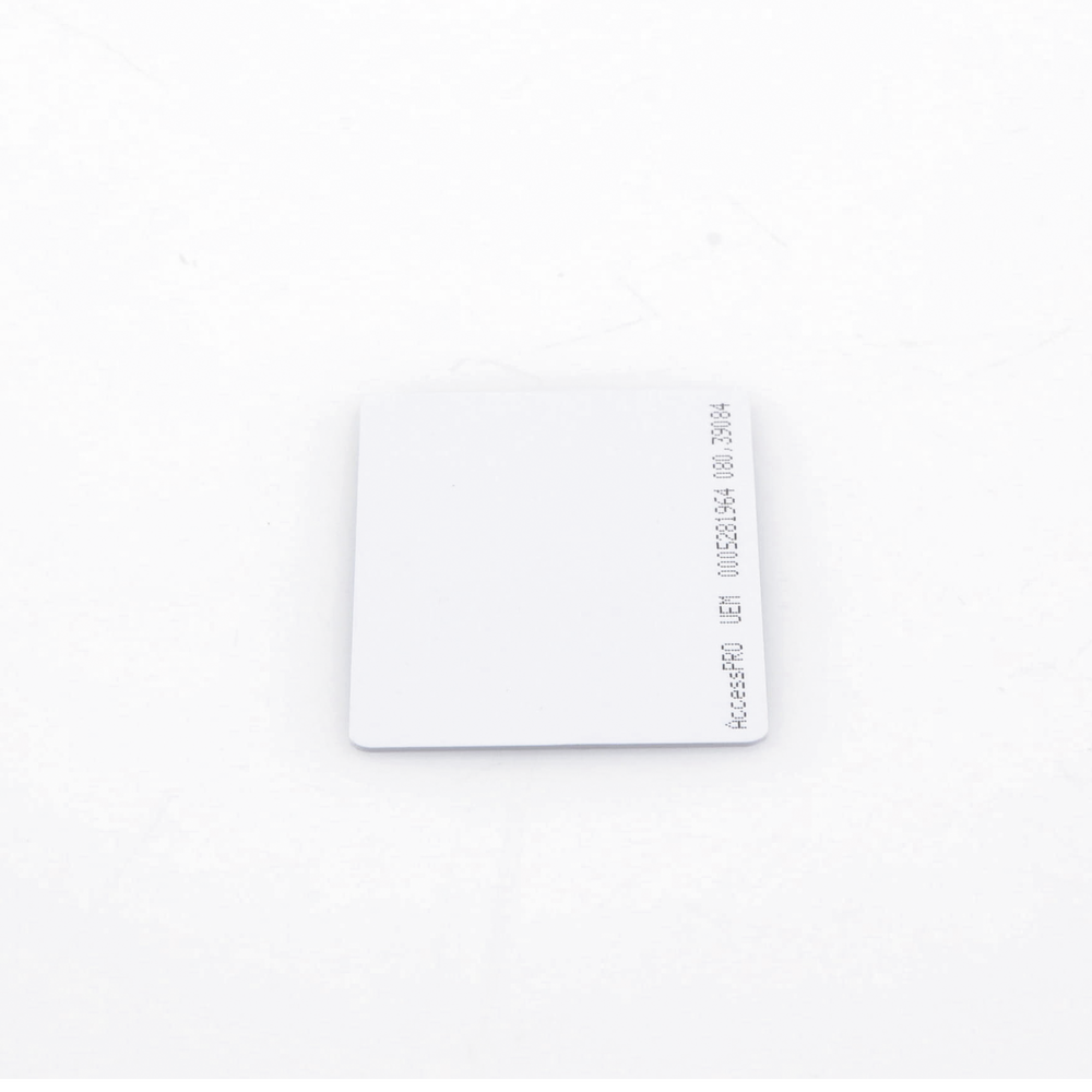 Dual Technology Card: RFID (UHF) 900 MHz/Proximity 125 kHz for Use in Offices and Parking Lots