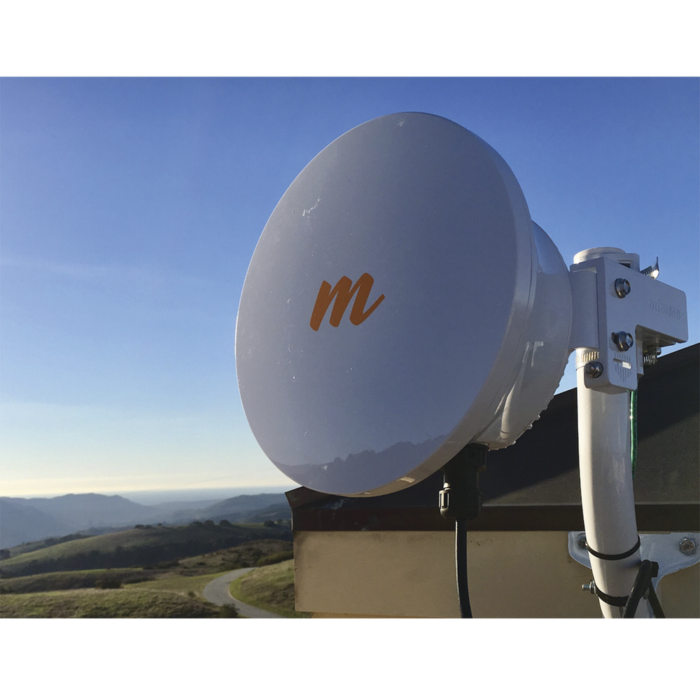 PTP Backhaul Radio at 24 GHz frequency, 4X4:4 MIMO, 1.5 Gbps, Integrated 33 dBi Antenna, IP67, SFP Port, Automatic Environment Adaptation