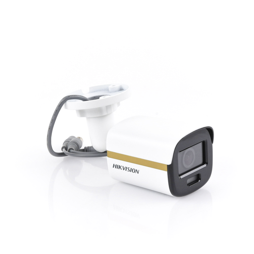 Bala TURBOHD 4K / Imagen a color 24/7 / Lente 2.8 mm / METAL / Luz Blanca 20 mts / Exterior IP67 / WDR 130 dB