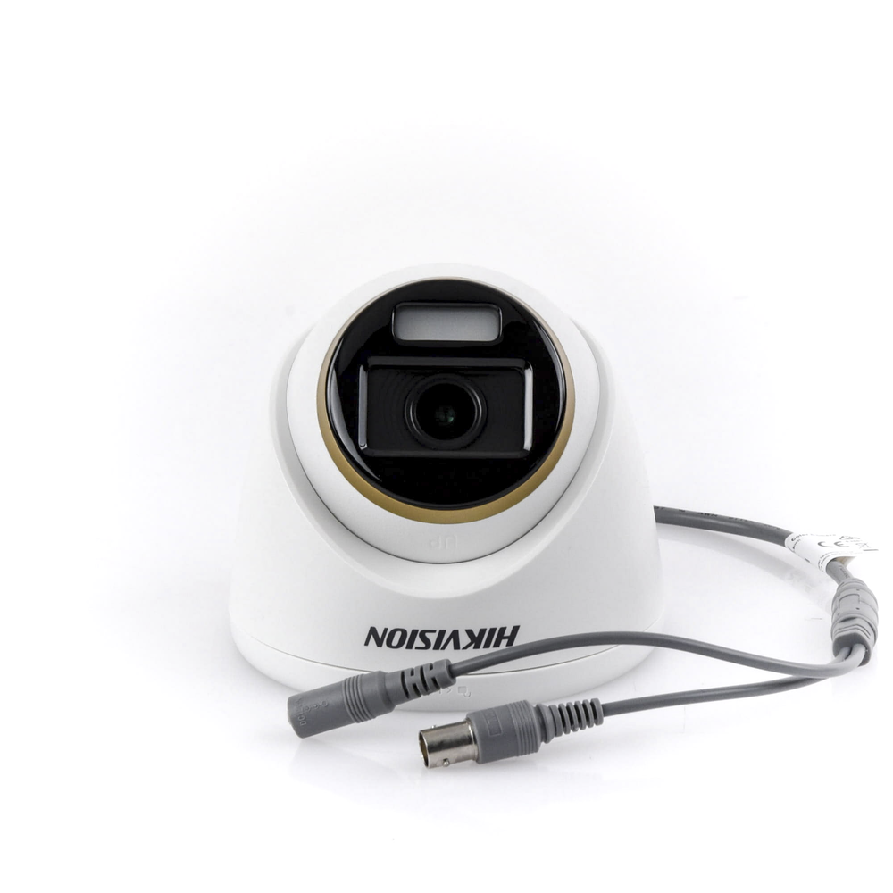 Turret TURBOHD 4K / Imagen a color 24/7 / Lente 2.8 mm / Luz Blanca 40 mts / Exterior IP67 / WDR 130 dB