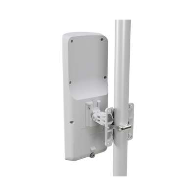 (mANTBox ax 15s) Estación base doble banda 2.4 / 5 GHz con una potente antena sectorial incorporada, RouterOS L4, Intern