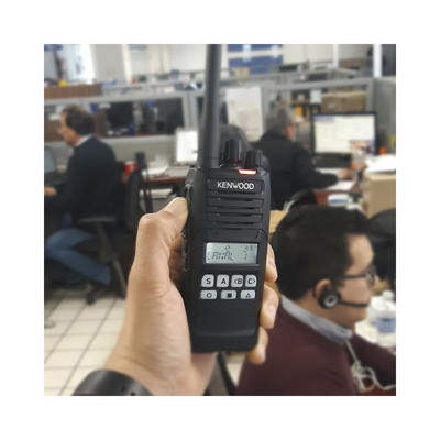400-470 MHz, Digital DMR-Analógico, 5 Watts, 260 Canales, Roaming, Encriptación, GPS, Inc. antena, batería, cargador y c