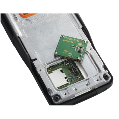 136-174 MHz, Digital NXDN-P25-DMR-Analógico, 6 W, Bluetooth, GPS, MicroSD, 1024 Canales, Incluye Batería, cargador, ante