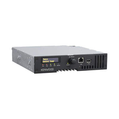 Repetidor UHF 400-470 MHz, Digital NXDN-DMR-Análogo, 40 Watts, puerto LAN, MIL-STD-810, SNMP, Inc. accesorios de inst.