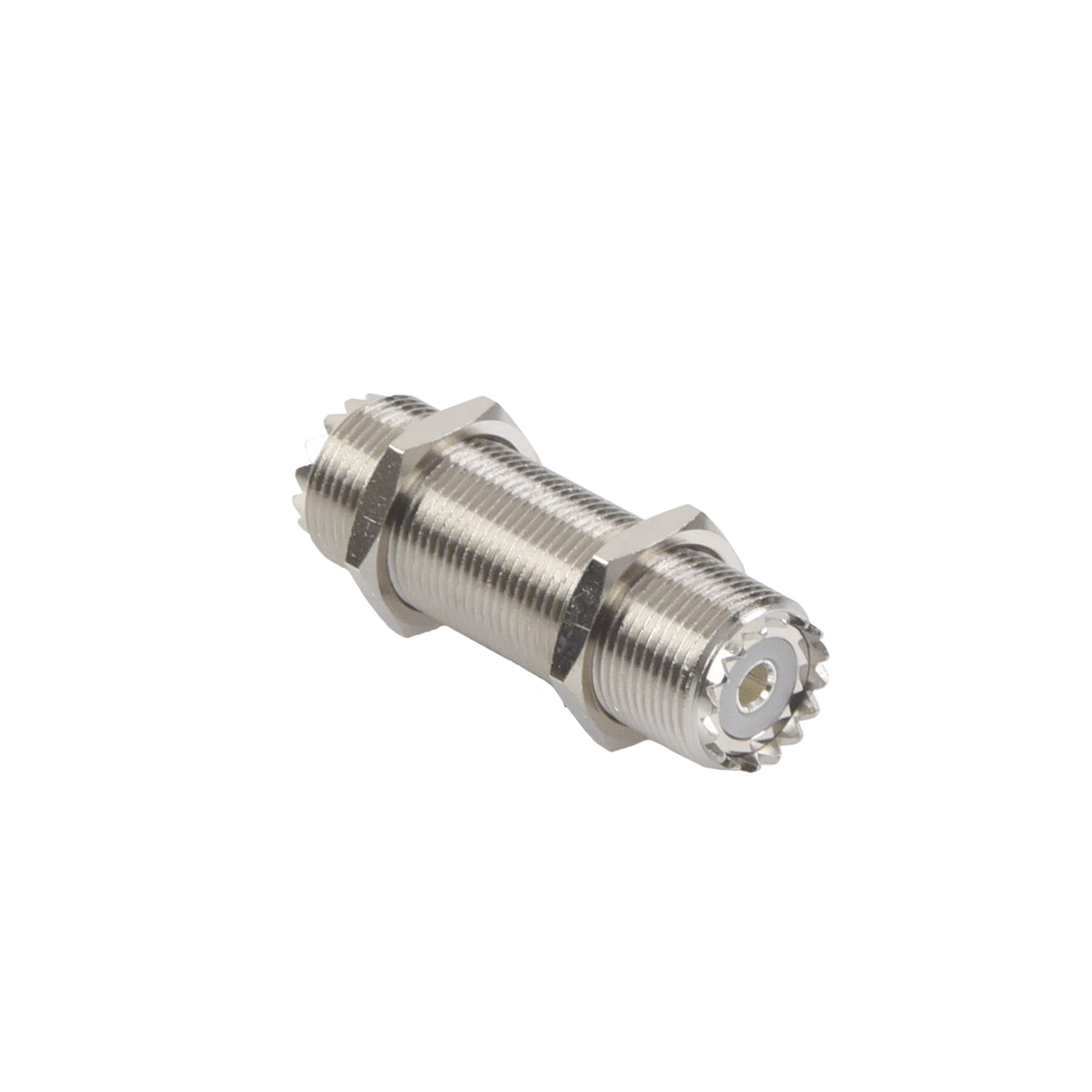 Adaptador Pasamuros de Doble UHF Hembra (SO-239), Montaje para Panel con Rosca Estándar.
