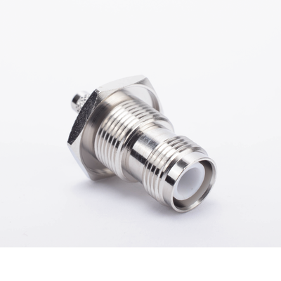 Conector TNC Hembra Inverso para chasis de anillo plegable para cable RG-58/U.