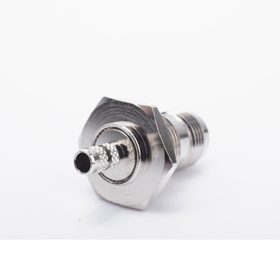 Conector TNC Hembra Inverso para chasis de anillo plegable para cable RG-58/U.
