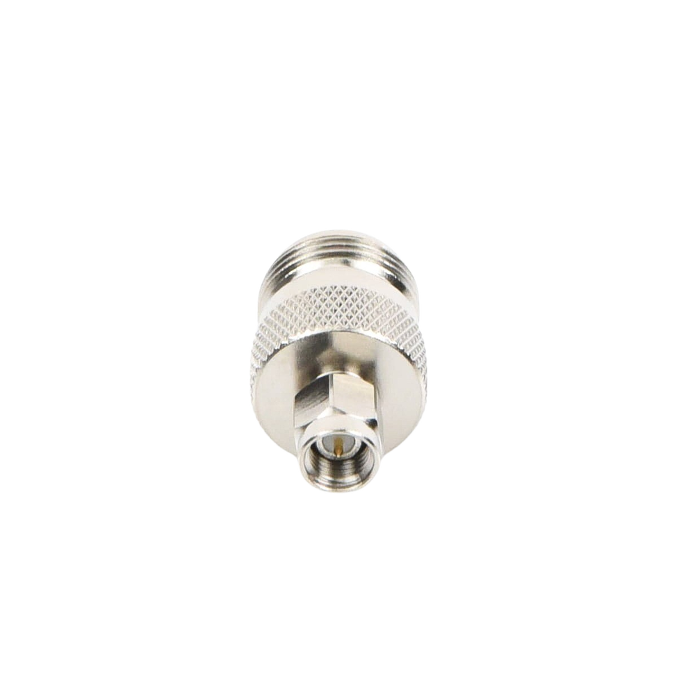 Adaptador en Linea de Conector SMA Macho a N Hembra, Niquel/ Oro/ Teflón.
