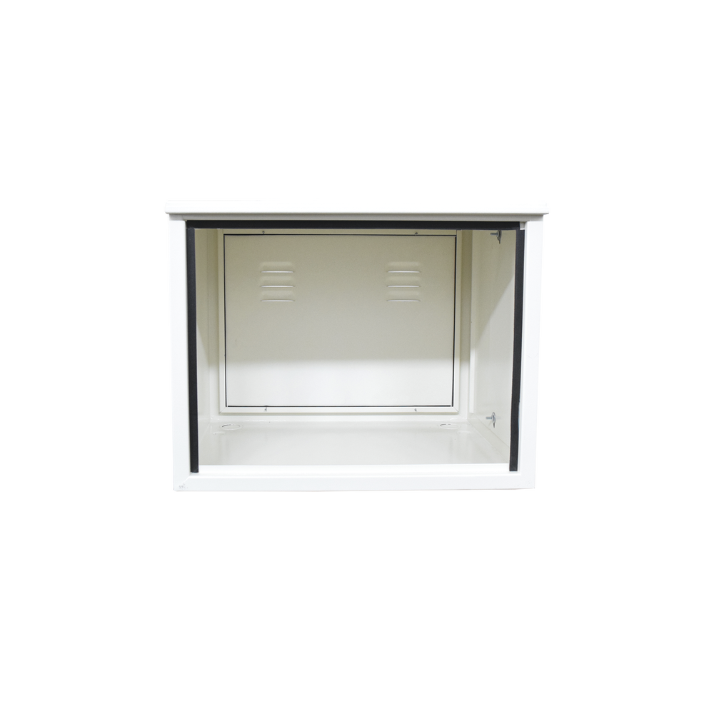 Gabinete para resguardo de baterías (hasta dos baterías PL110D12) con opción para montaje en poste.